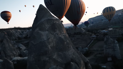 Cappadocia — desítky balónů